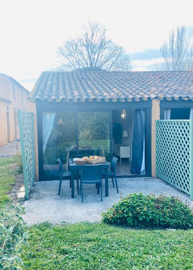 Appart Dans Residence Avec Piscine A Arles Kültér fotó