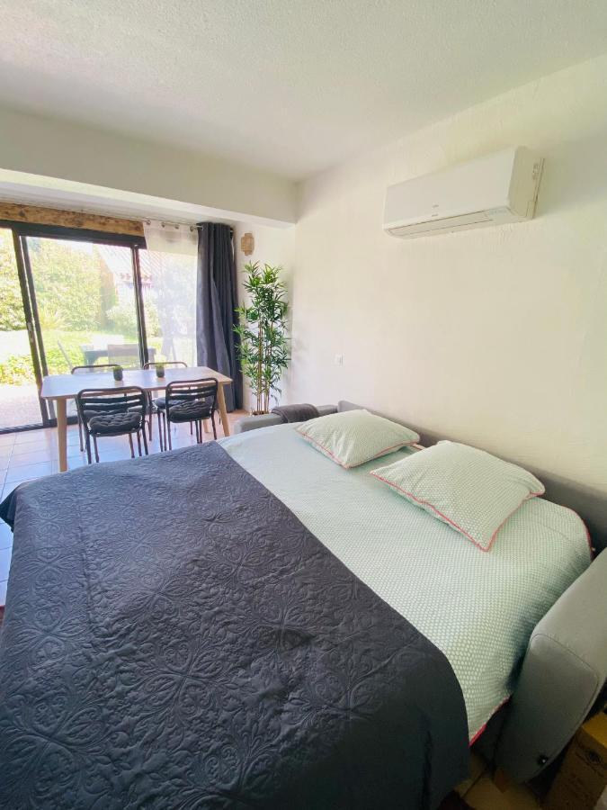 Appart Dans Residence Avec Piscine A Arles Kültér fotó