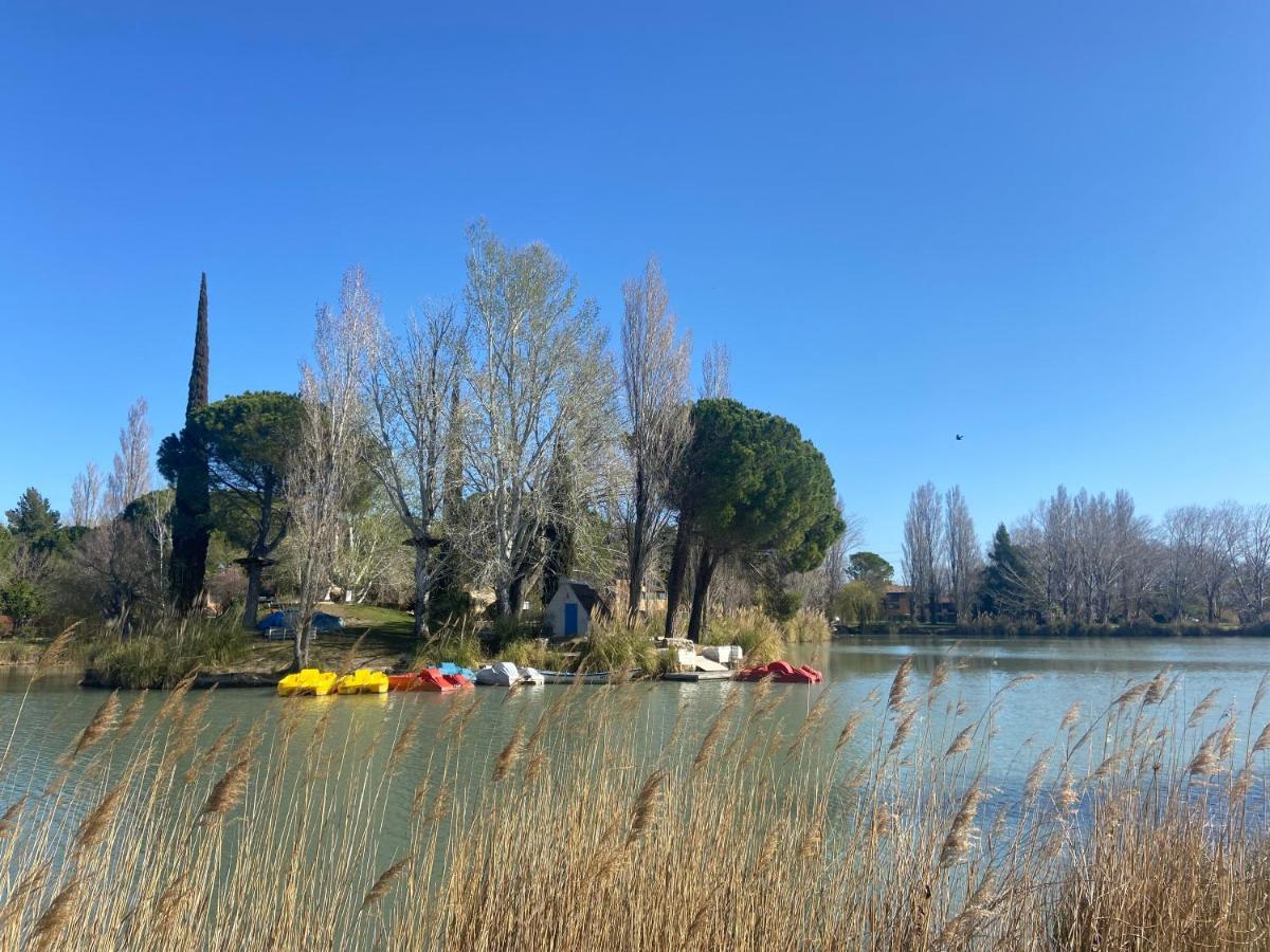 Appart Dans Residence Avec Piscine A Arles Kültér fotó